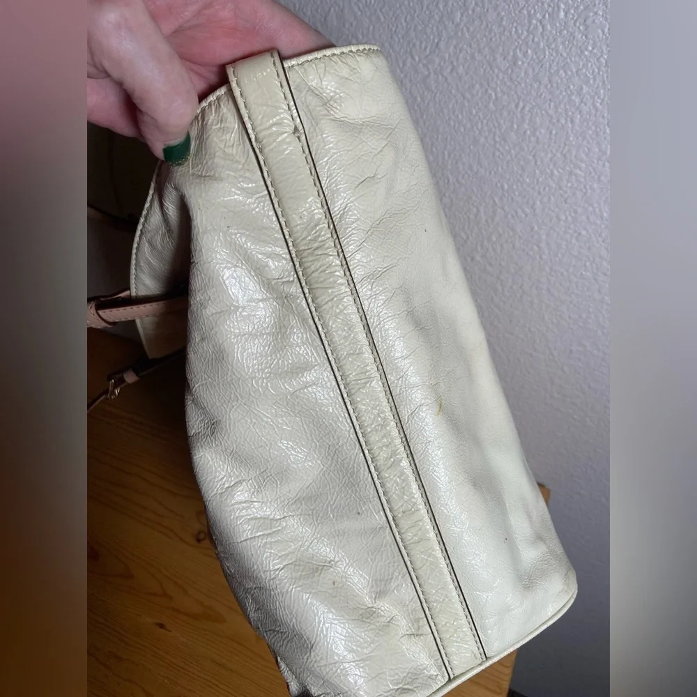 Michael Kors~Soft~Shiny~Cream~Leather~Tote Bag~Dual Adjustable Straps~Logo Charm